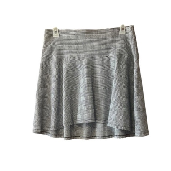 Torrid Houndstooth Plaid Hi Low Flounce Skater Skirt - Picture 1 of 7